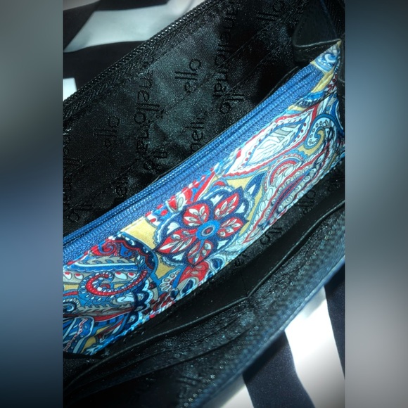 Tignanello Black Pebbled Leather Zip-Around Continental Clutch Wallet - Picture 7 of 7